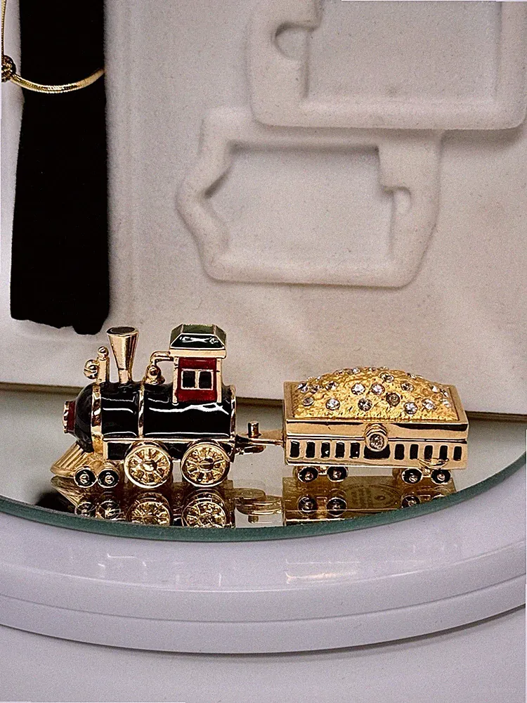 Estée Lauder Beautiful "LOCOMOTIVE COMPACT" Compact solid Perfume BNIB